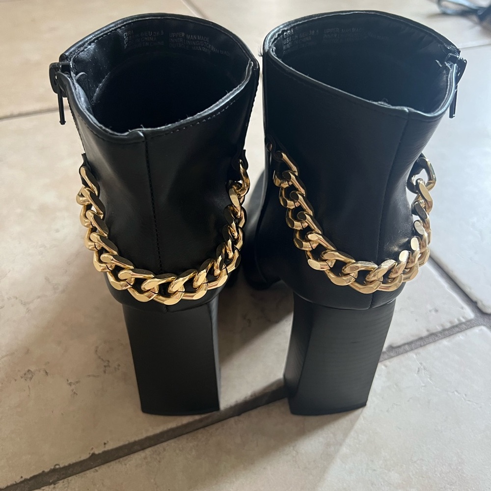 Black High Heel Boots Gold Chain Size8